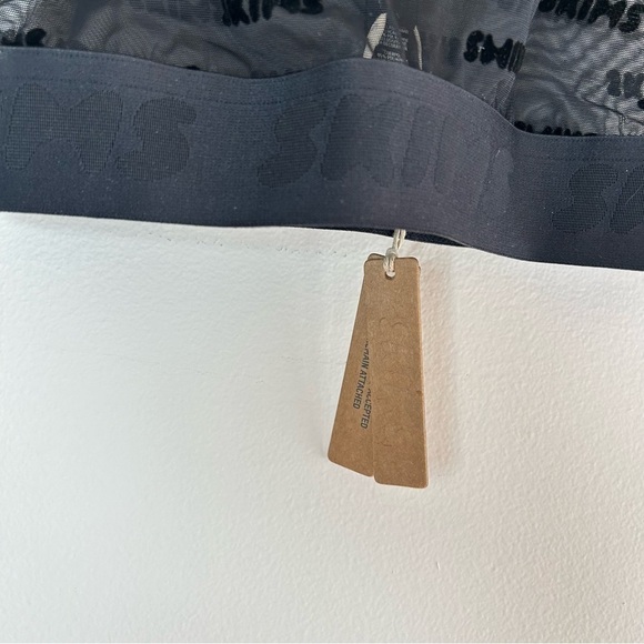 SKIMS Black After Hours Bra Onyx sz XXS NWT - Picture 5 of 5